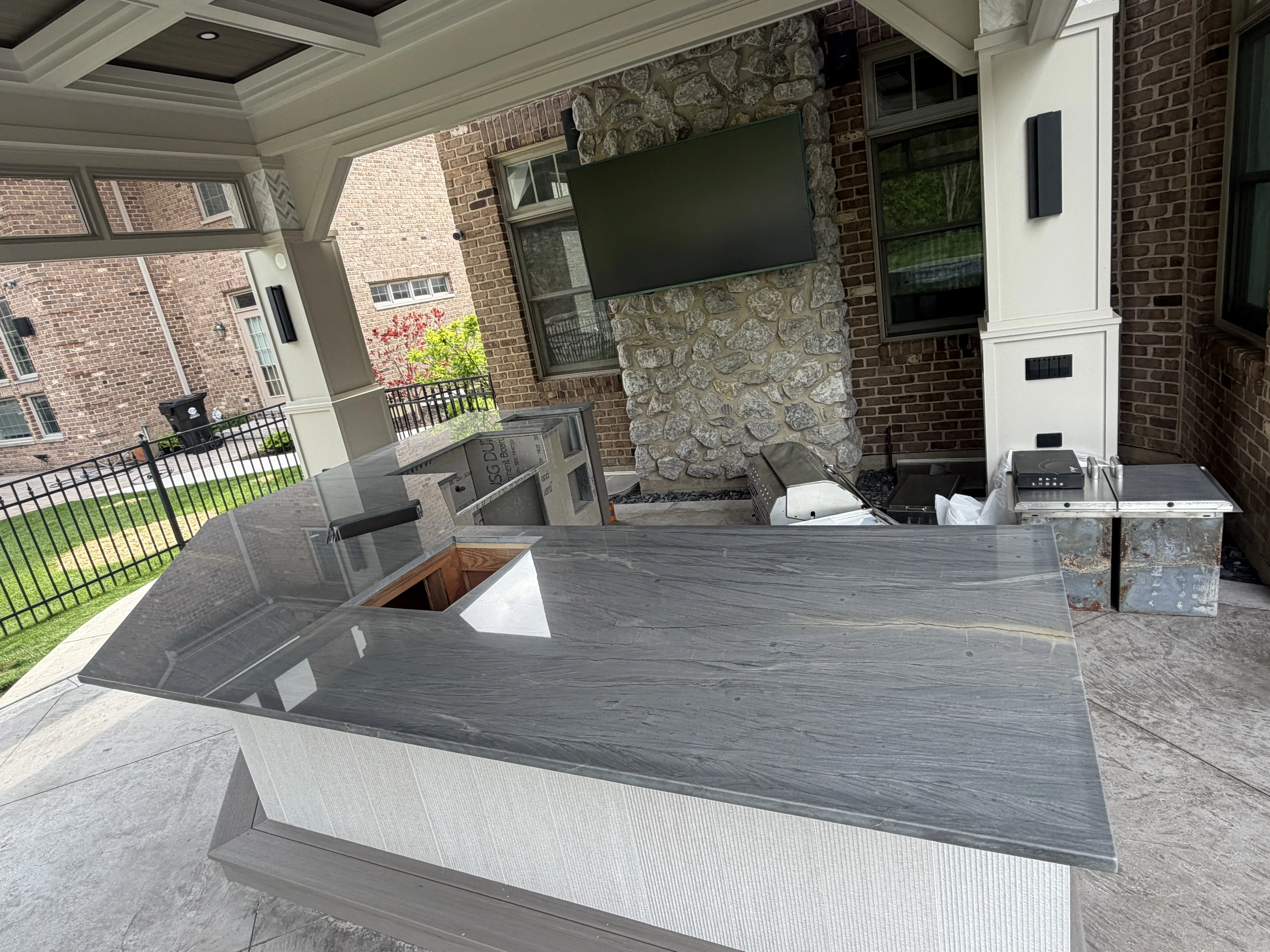 Outdoor Kitchen Bar